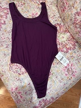 NWT Hanky Panky square neck bodysuit size S maroon